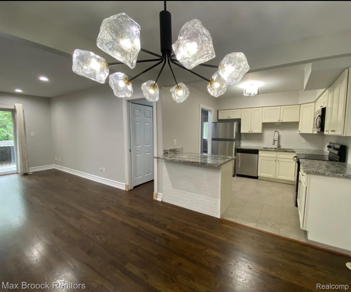 1111 N Old Woodward Avenue 1 Property Photo 7