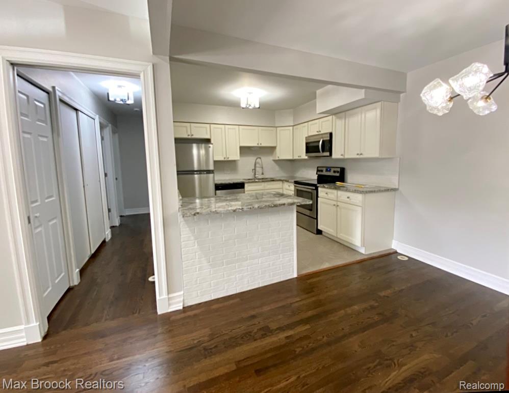 1111 N Old Woodward Avenue 1 Property Photo 11