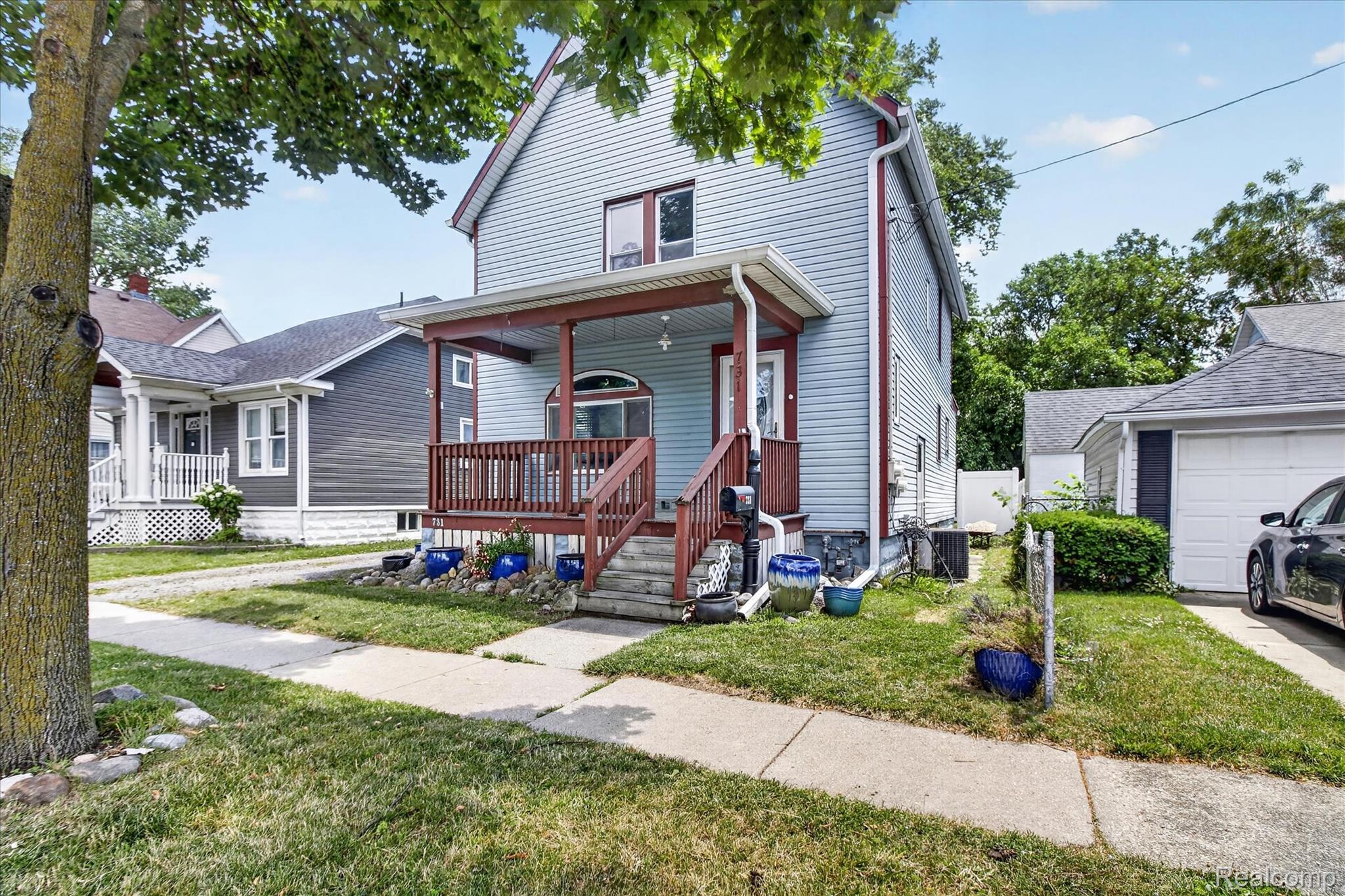 731 Union Street Property Photo 5