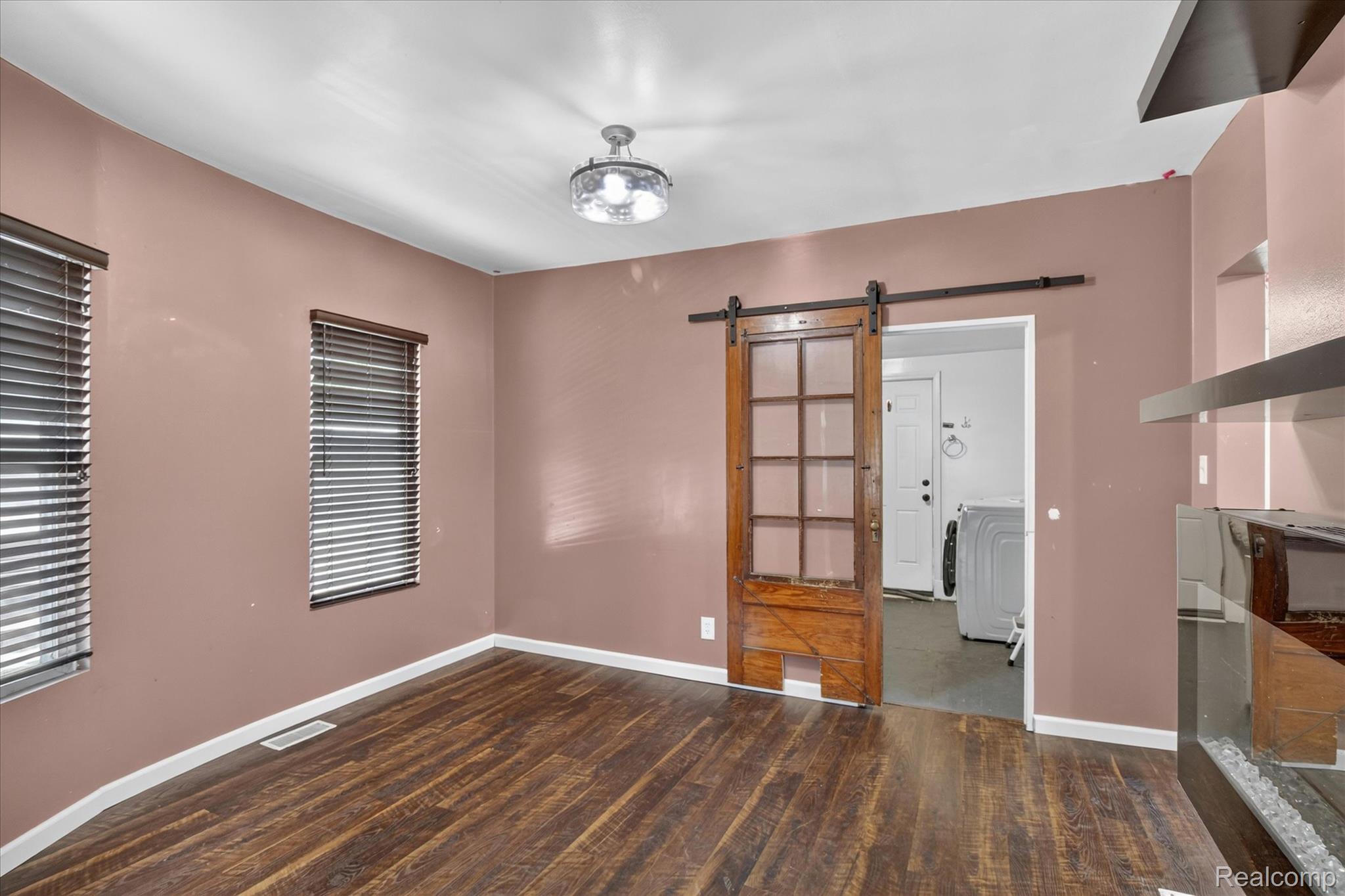 731 Union Street Property Photo 11