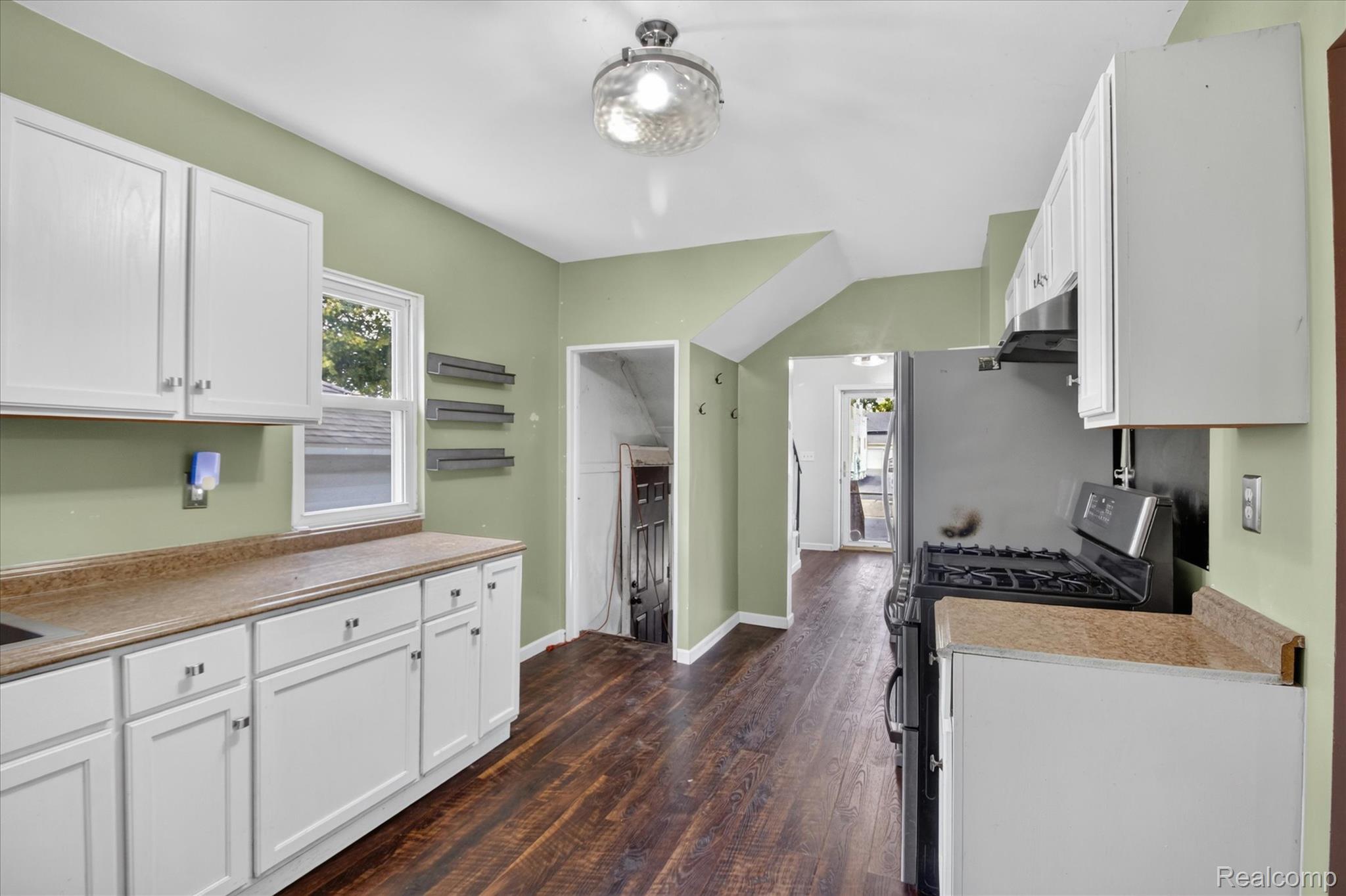 731 Union Street Property Photo 15