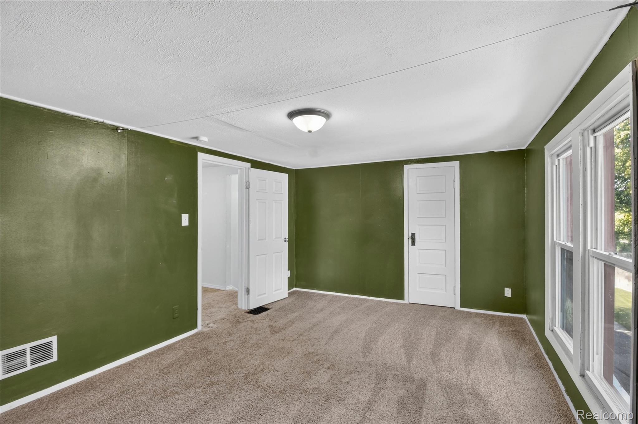 731 Union Street Property Photo 21