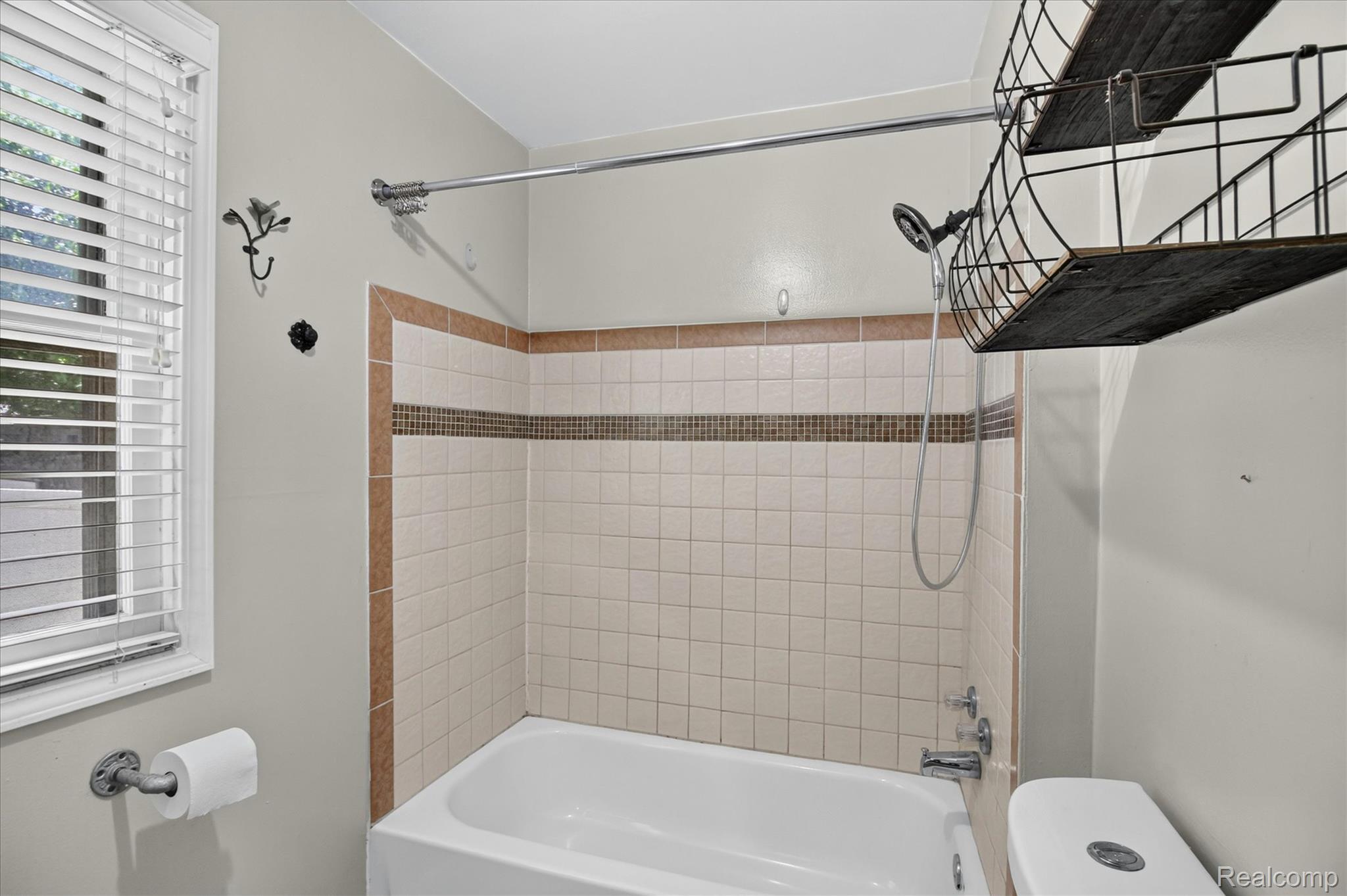 731 Union Street Property Photo 33