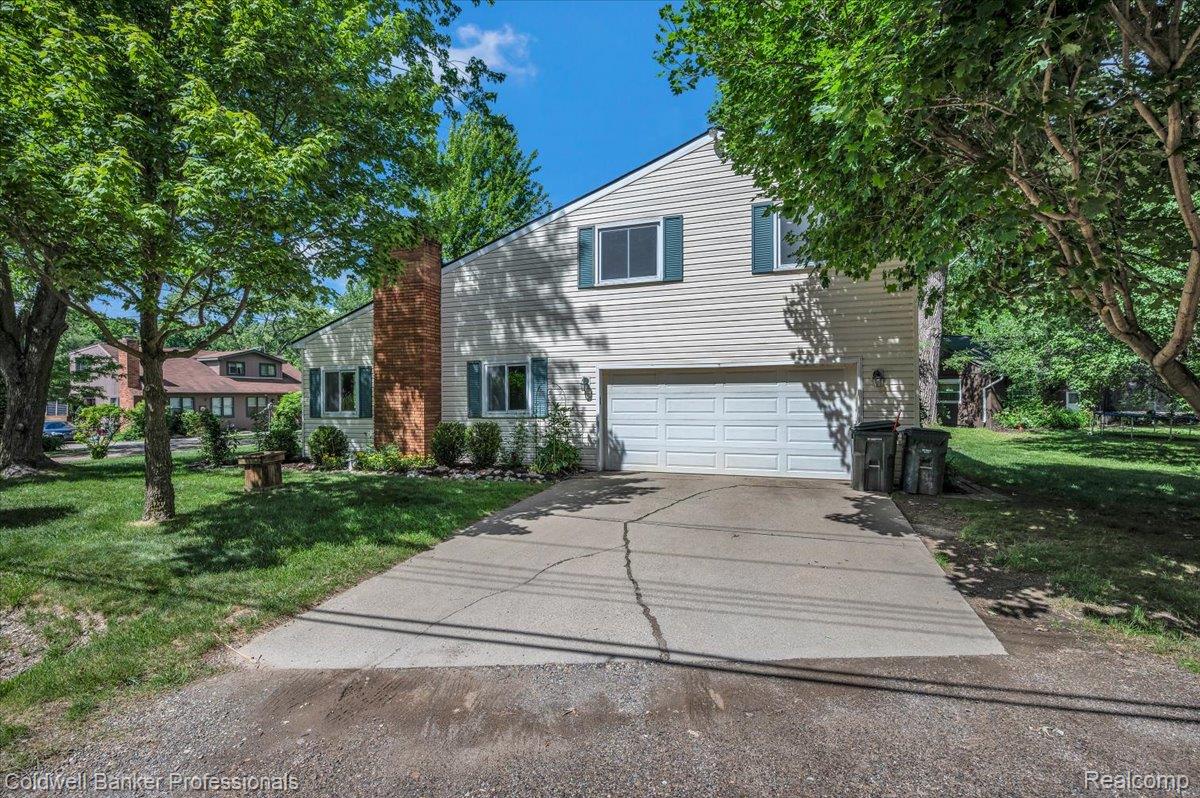 470 Oak Grove Drive Property Photo 4