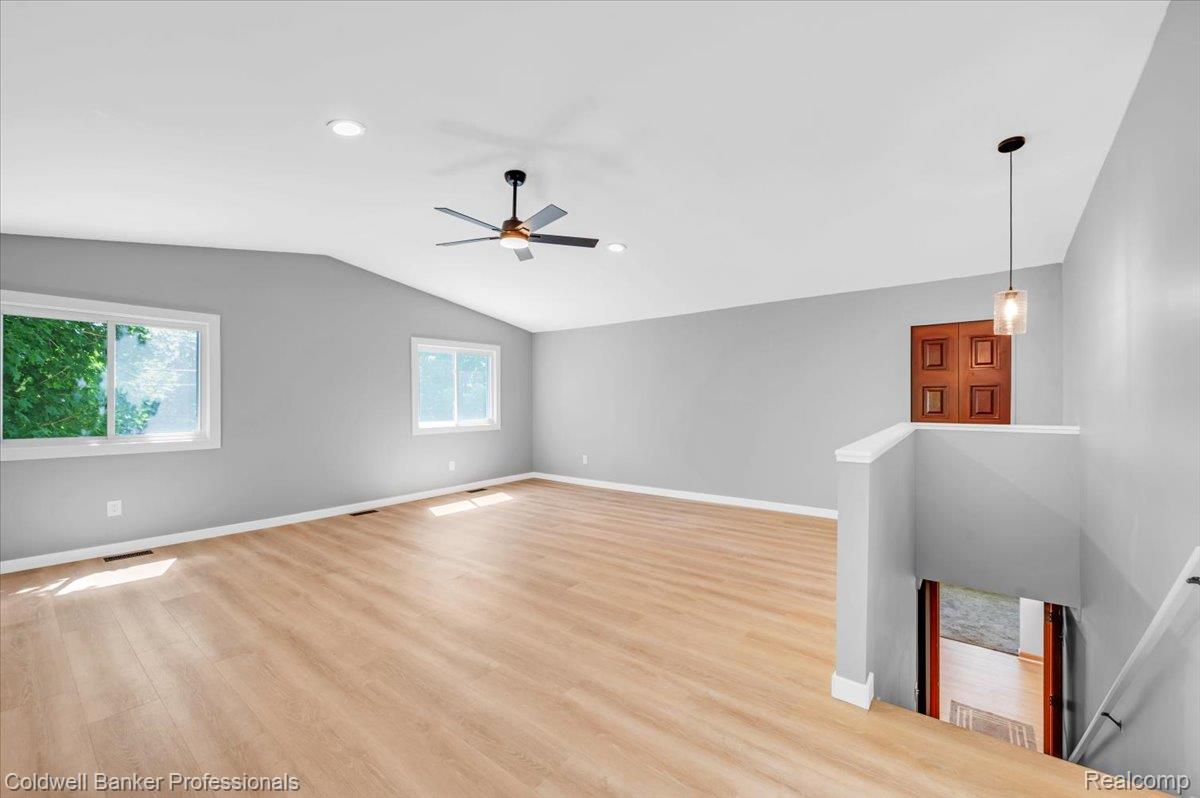 470 Oak Grove Drive Property Photo 19