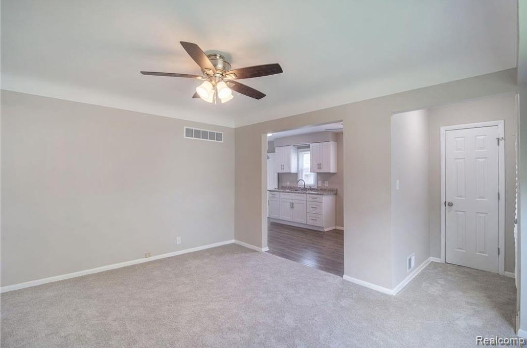 3624 Lynn Street Property Photo 6