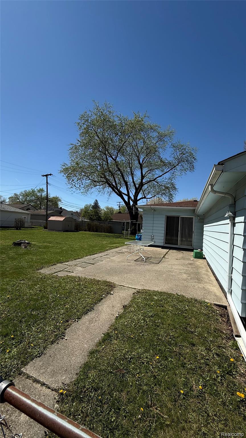 17009 Arlington Ave Property Photo 4
