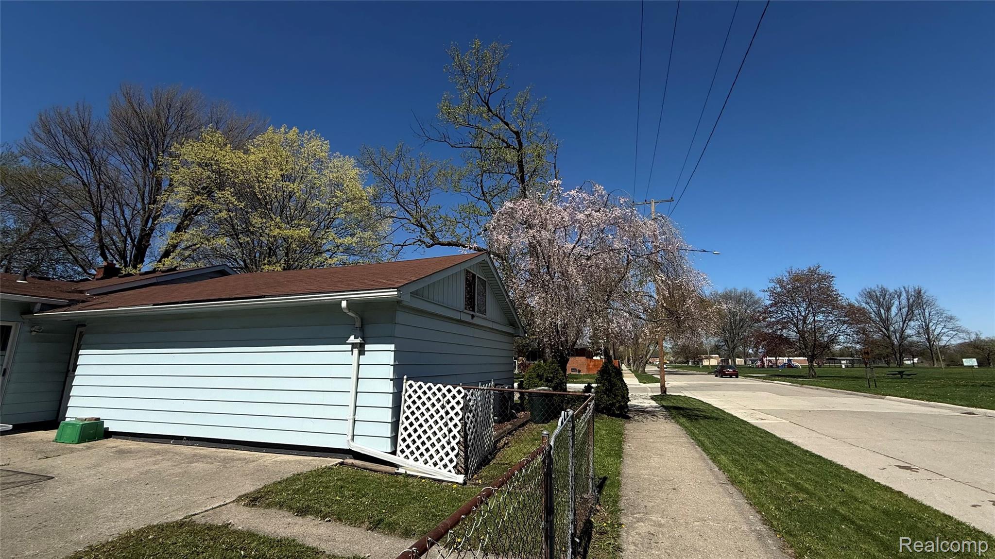17009 Arlington Ave Property Photo 6