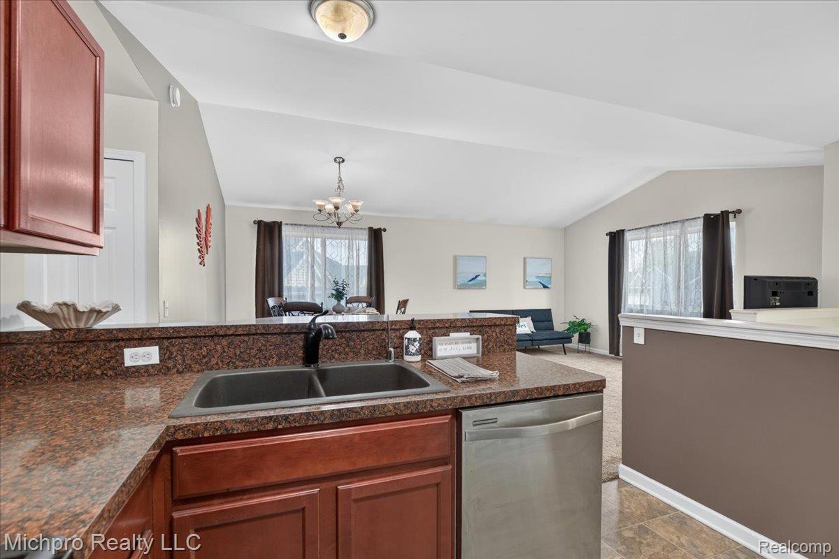 1180 Cimmaron Court Property Photo 14