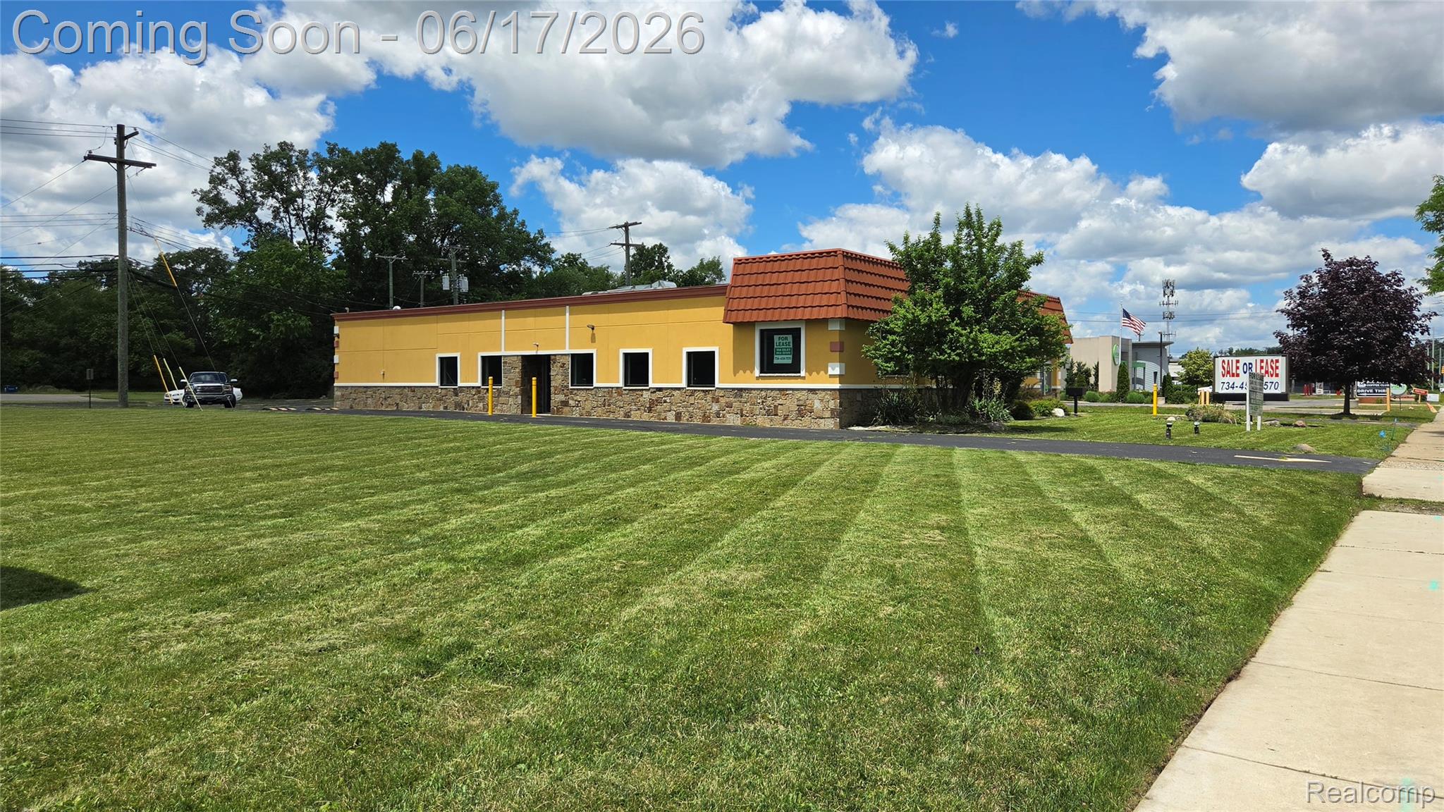 16749, 16755 & 16771 Middlebelt Road Property Photo 3