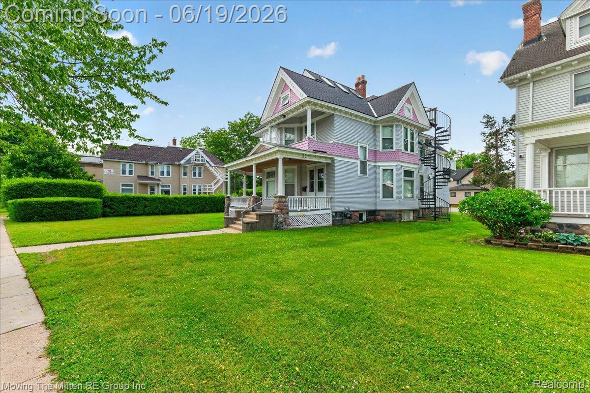 415 W Forest Avenue Property Photo 2