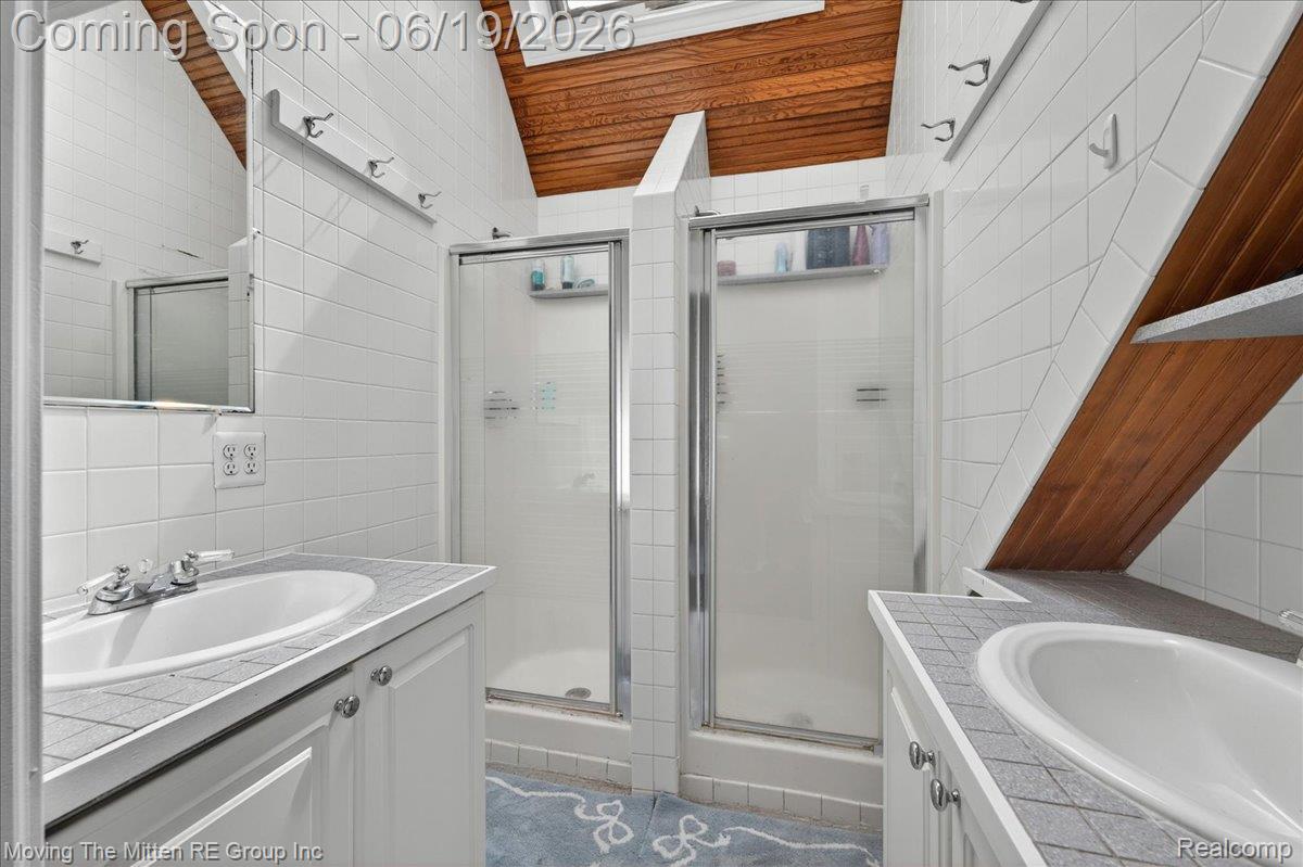 415 W Forest Avenue Property Photo 23