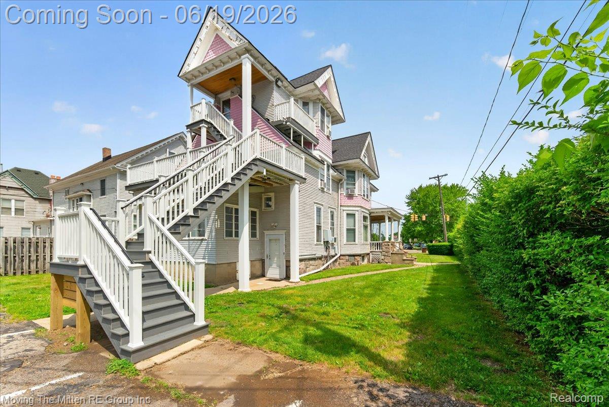 415 W Forest Avenue Property Photo 32