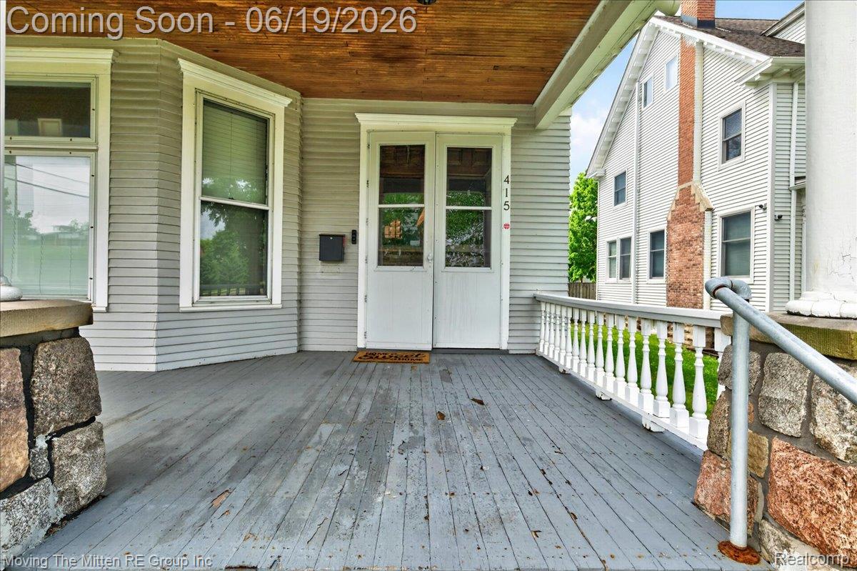 415 W Forest Avenue Property Photo 3