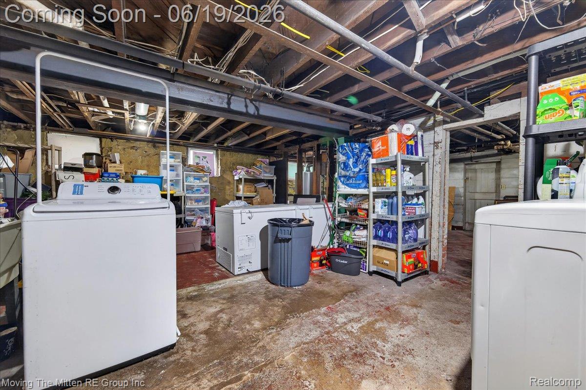 415 W Forest Avenue Property Photo 27