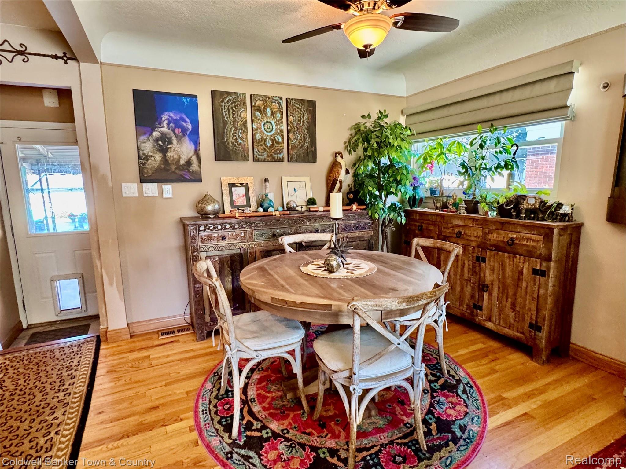 2470 Pinetree Drive Property Photo 3