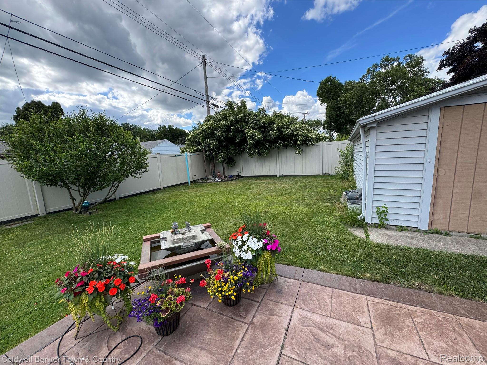 2470 Pinetree Drive Property Photo 13