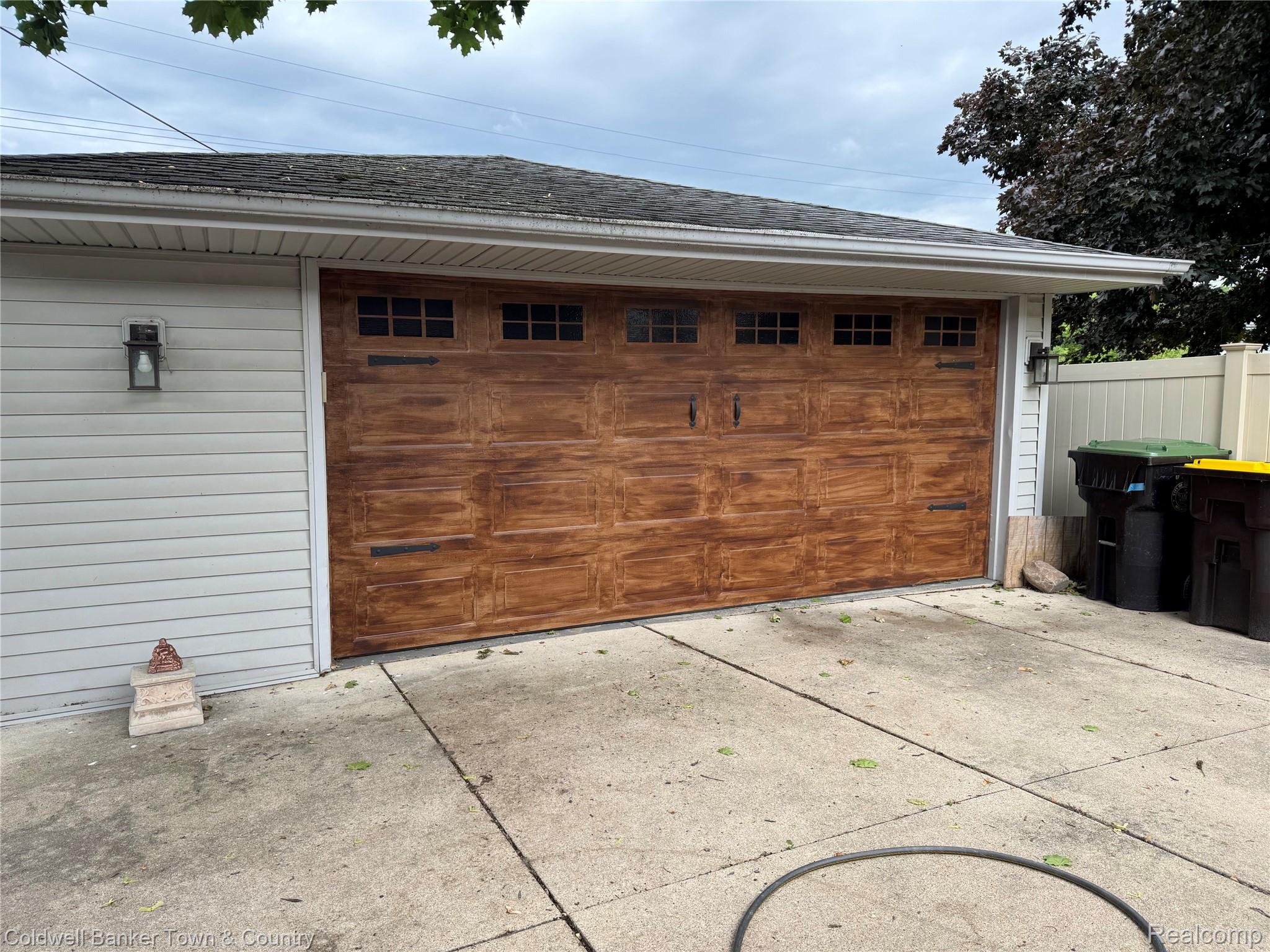 2470 Pinetree Drive Property Photo 18