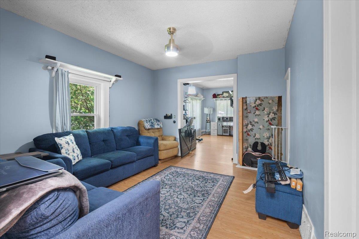 236 Lynn Street Property Photo 6