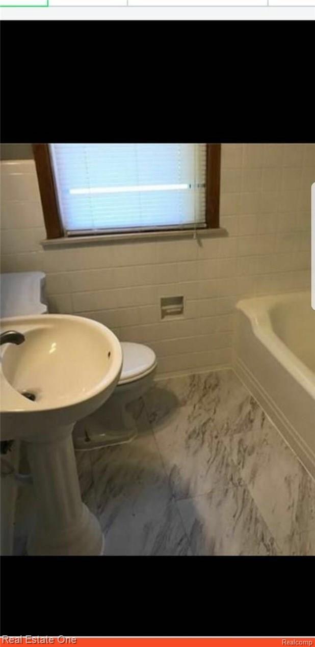 7343 Grandmont Avenue Property Photo 7