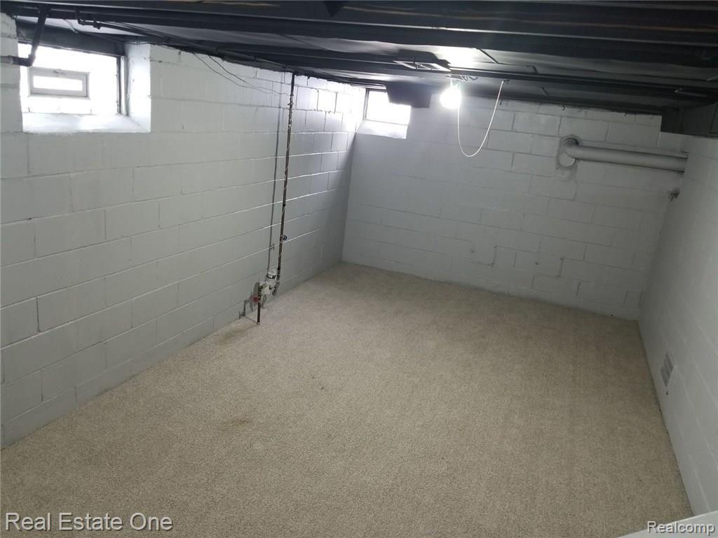 7343 Grandmont Avenue Property Photo 9