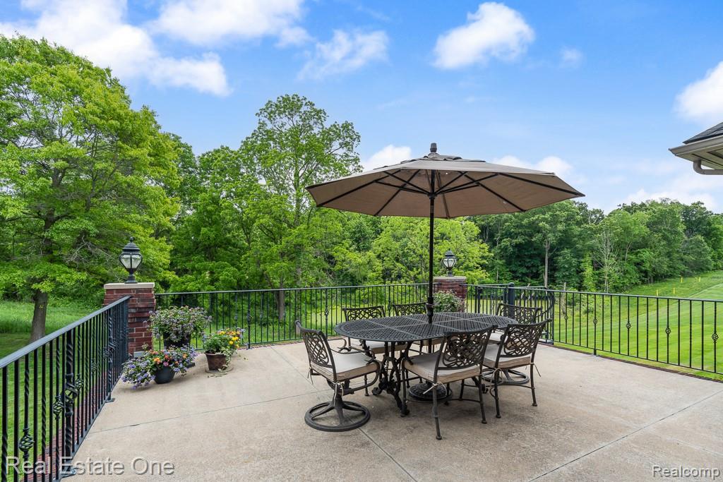 2737 Pebble Beach Drive Property Photo 17