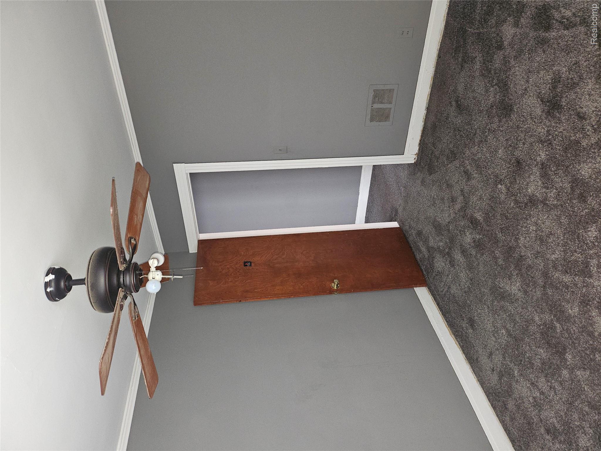 18071 Pennington Drive Property Photo 5