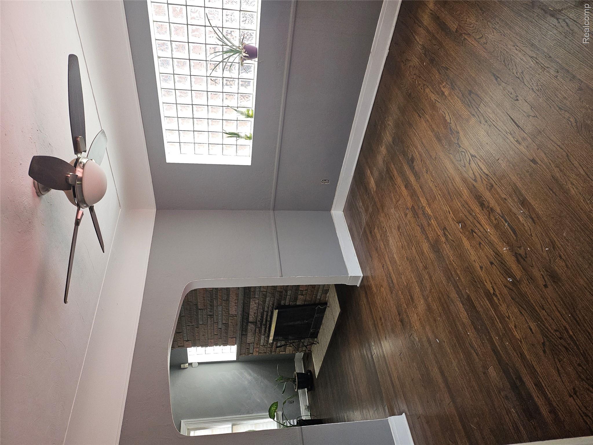 18071 Pennington Drive Property Photo 6