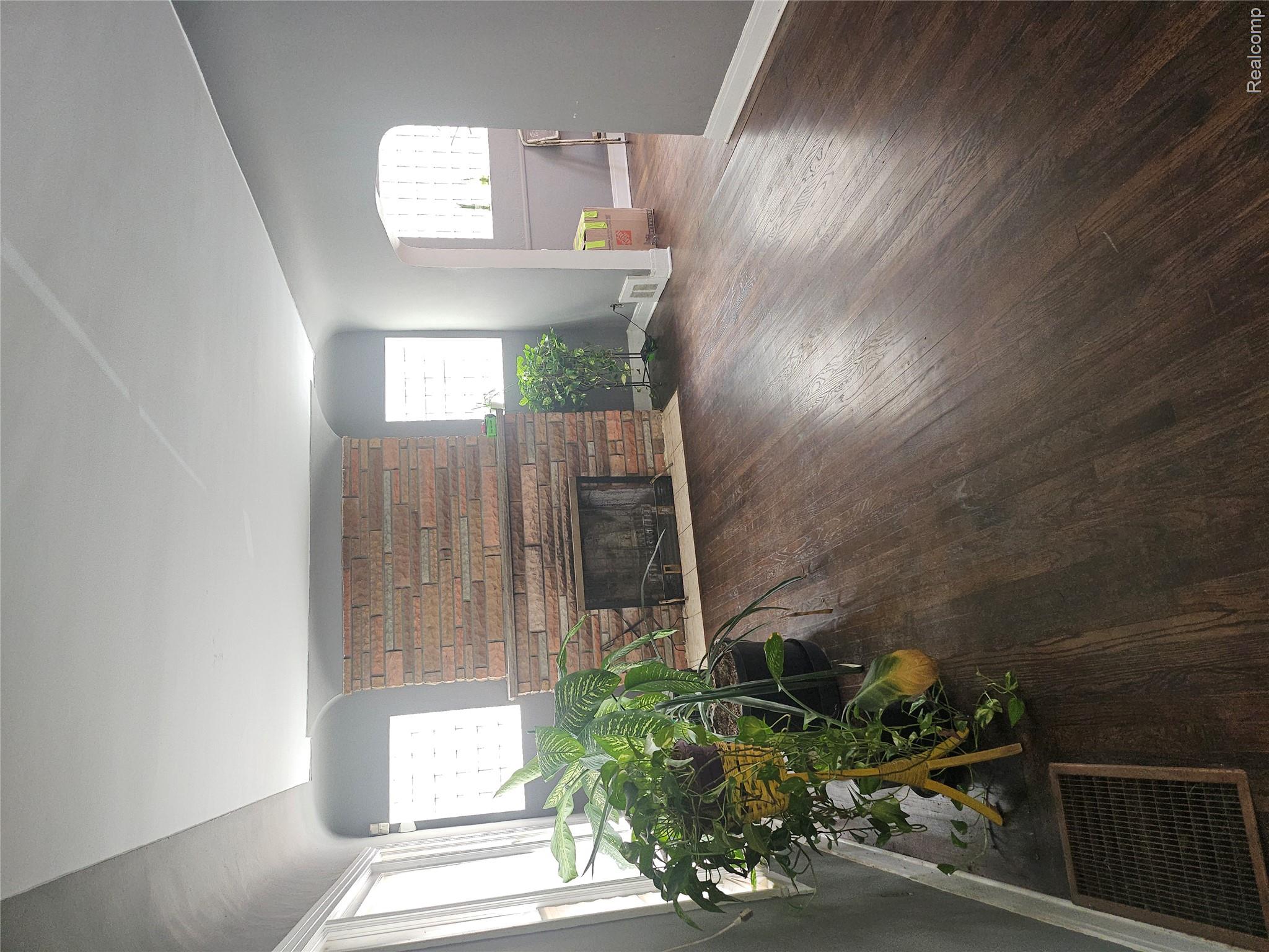 18071 Pennington Drive Property Photo 14
