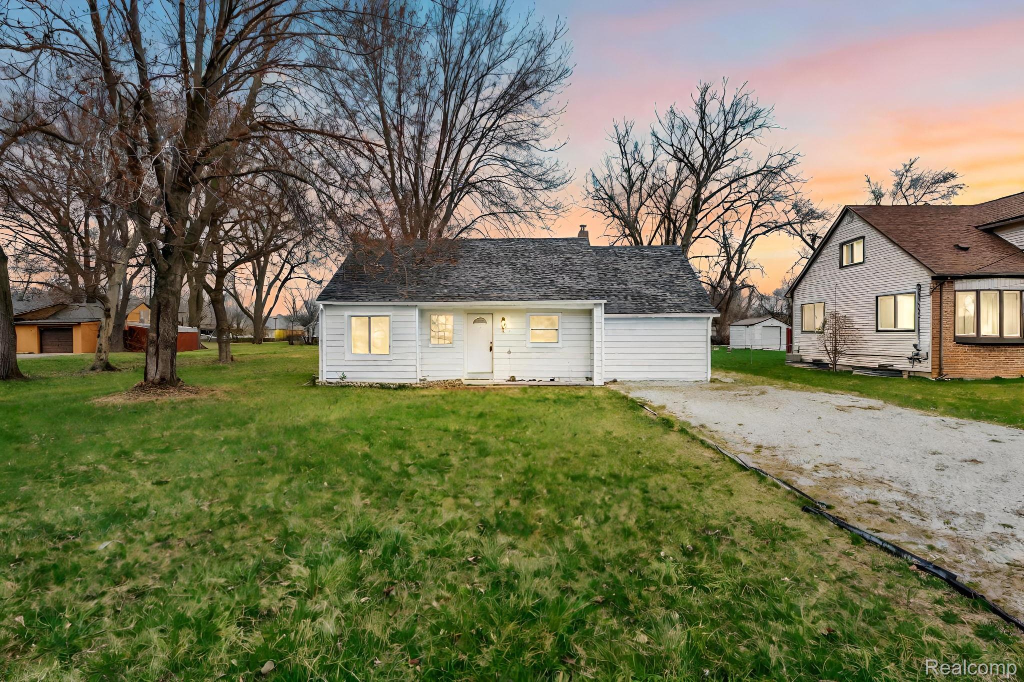 2121 Chesley Drive Property Photo 1