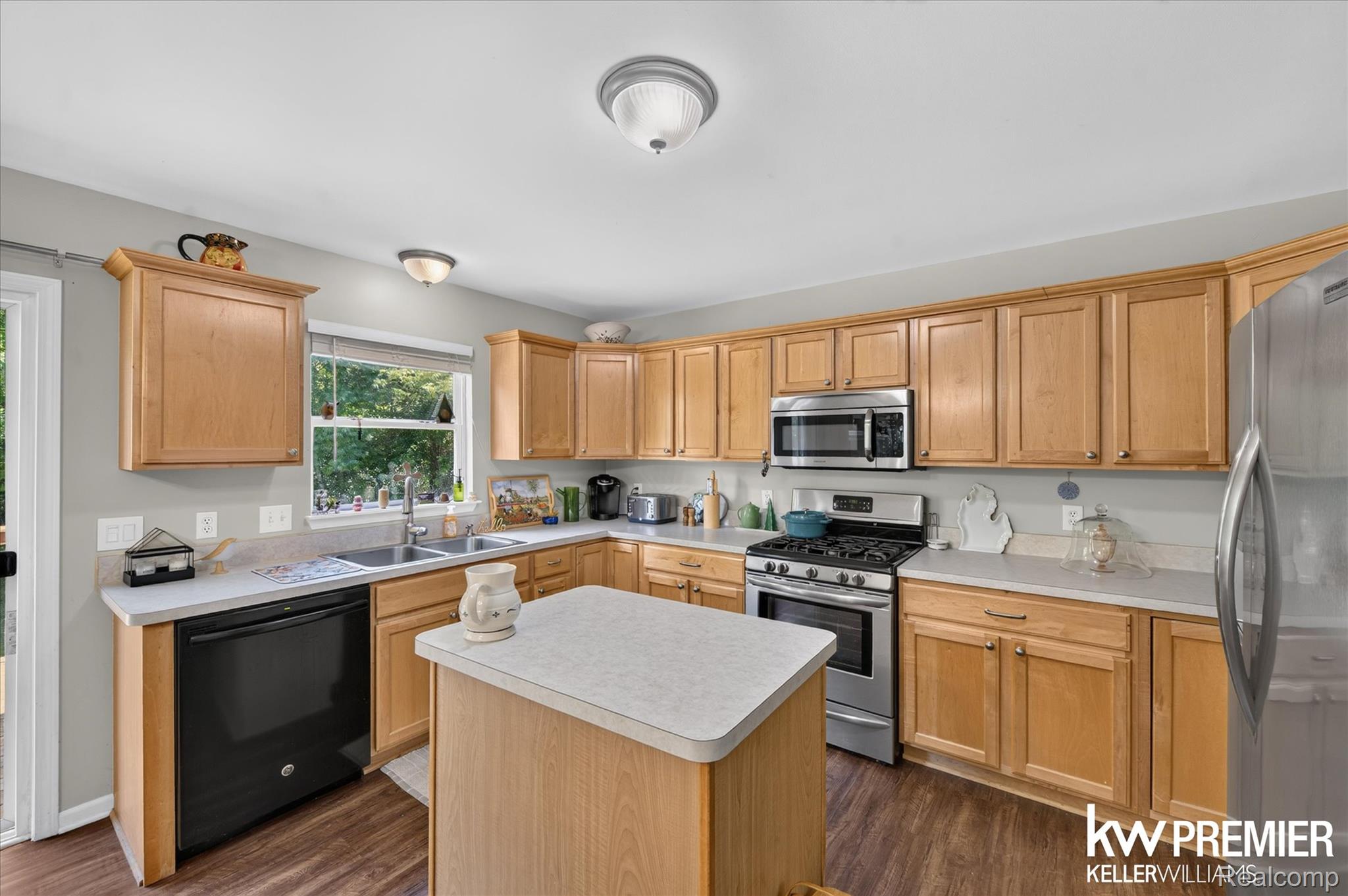 551 Indian Oaks Drive Property Photo 6