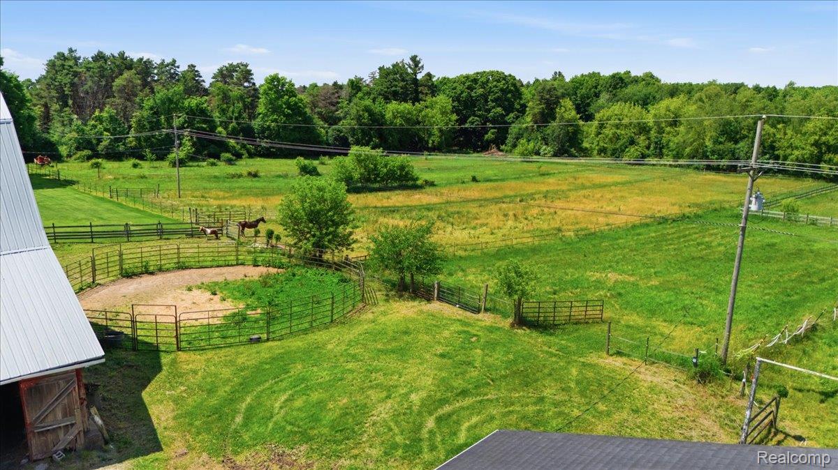 5726 Barnes Road Property Photo 7