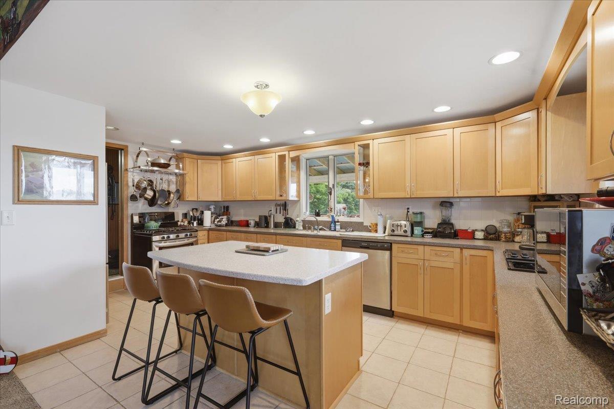 5726 Barnes Road Property Photo 13
