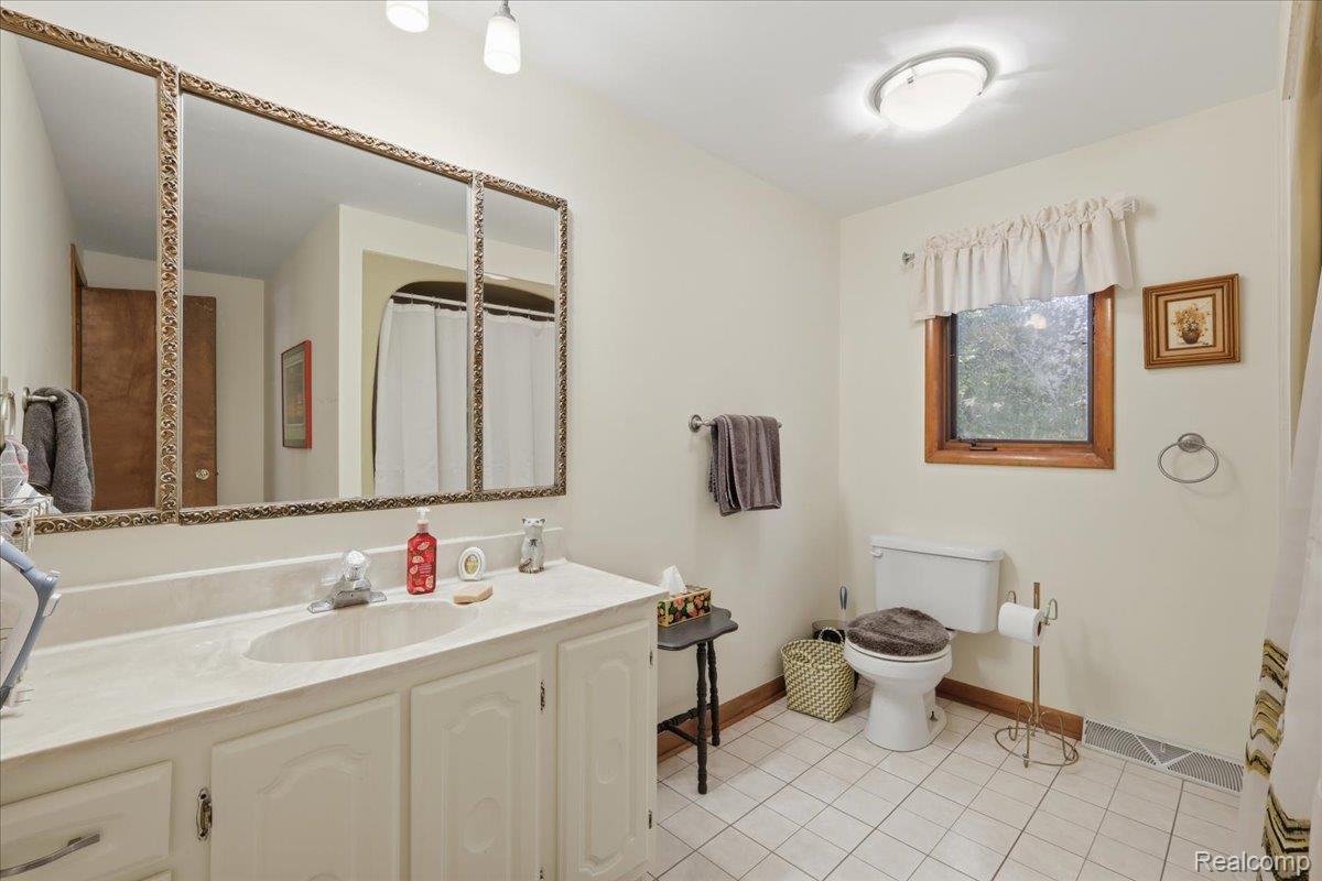 5726 Barnes Road Property Photo 73