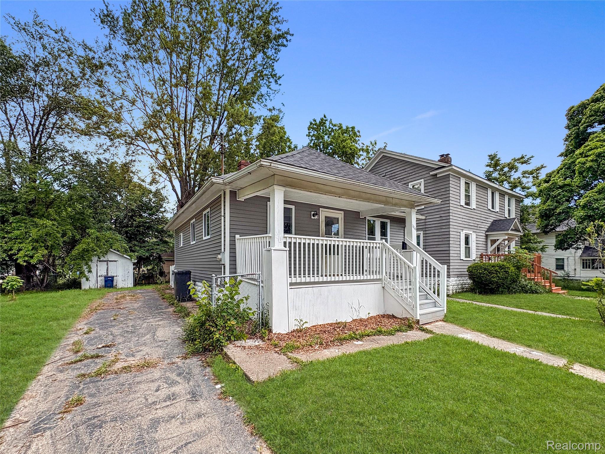 1114 Christopher Street Property Photo 1