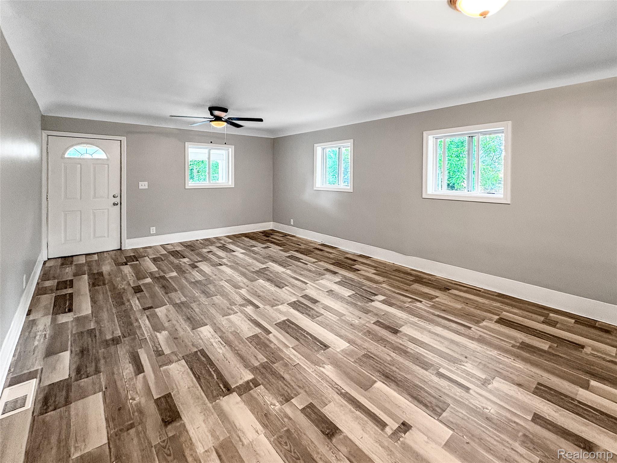1114 Christopher Street Property Photo 3