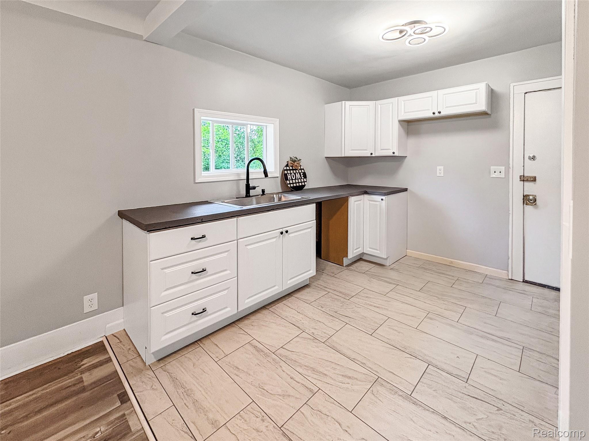 1114 Christopher Street Property Photo 5