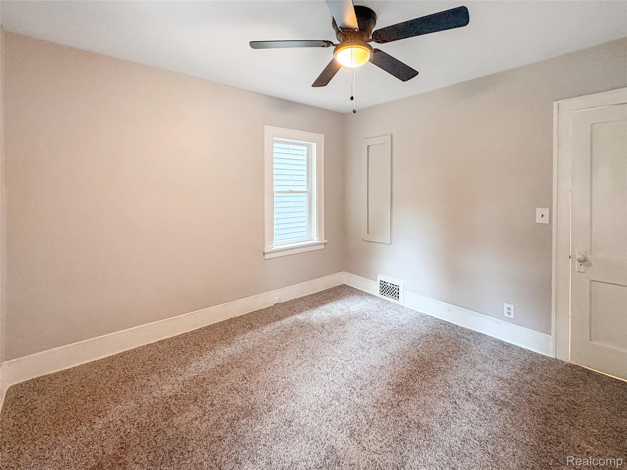 1114 Christopher Street Property Photo 9