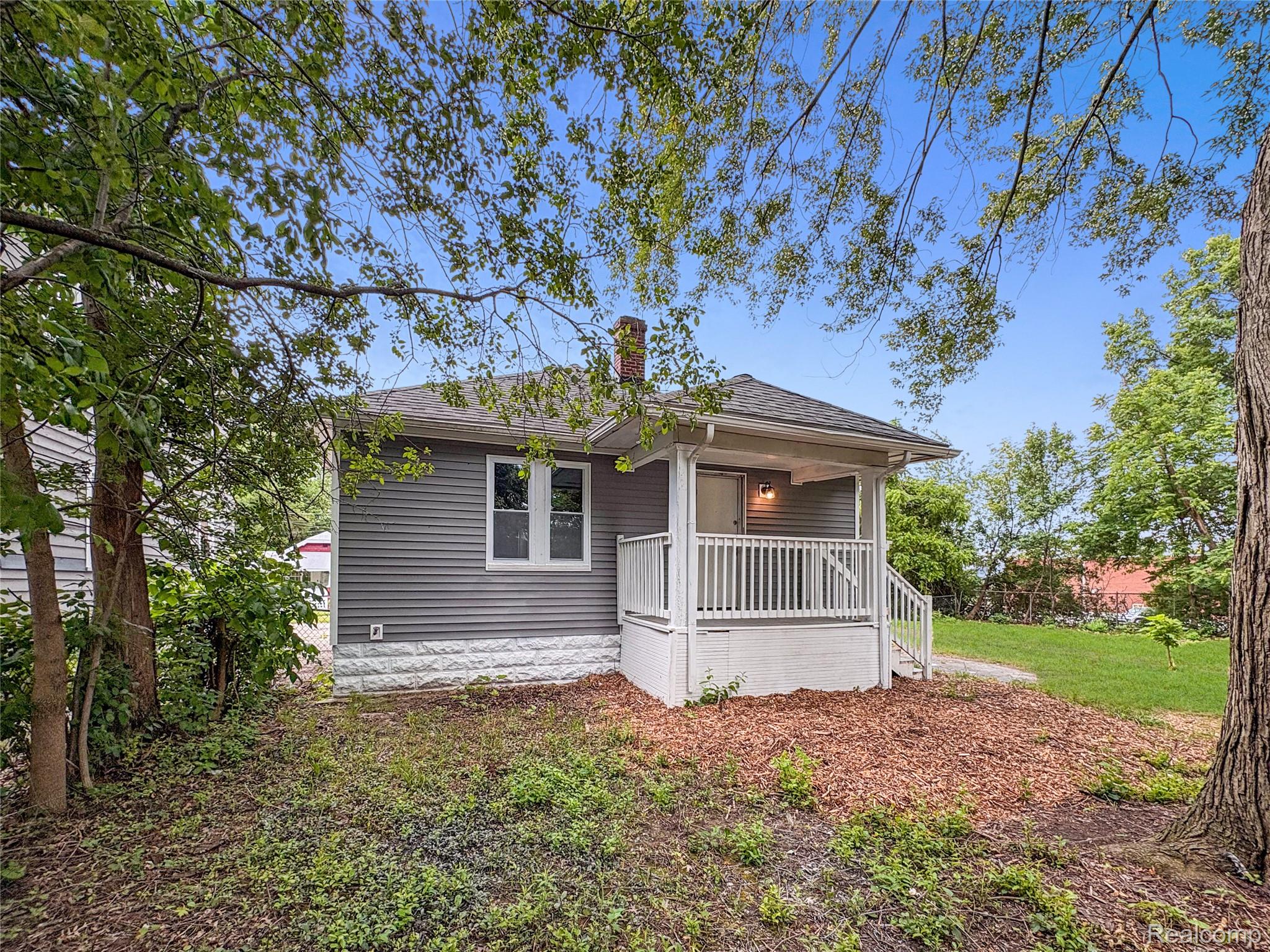 1114 Christopher Street Property Photo 17