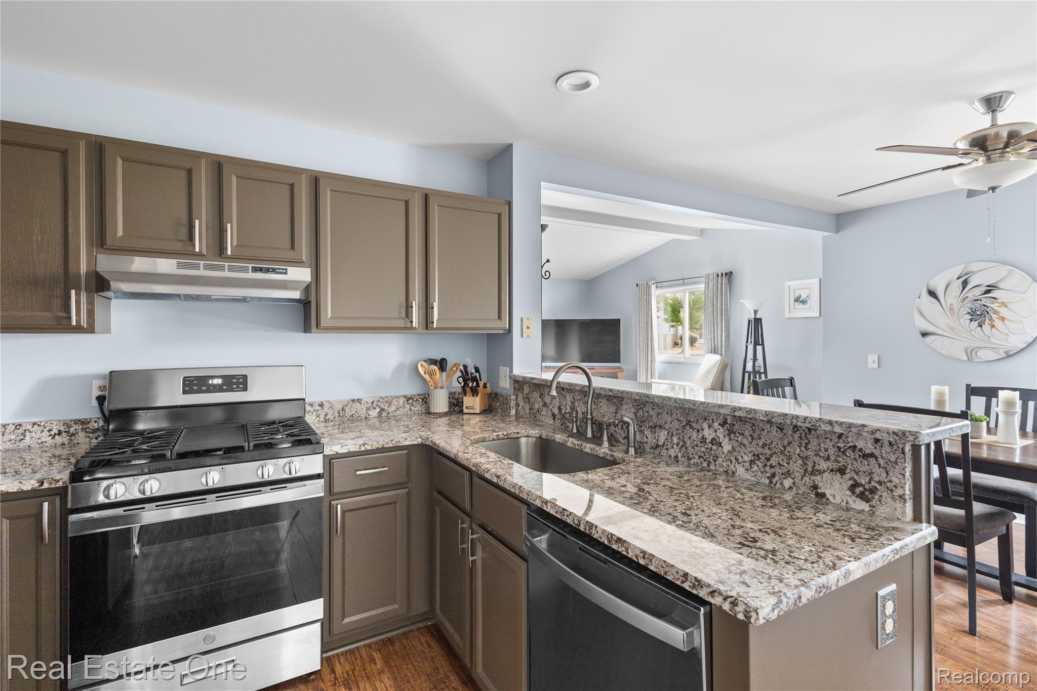 18515 Brookside Lane 16 Property Photo 16