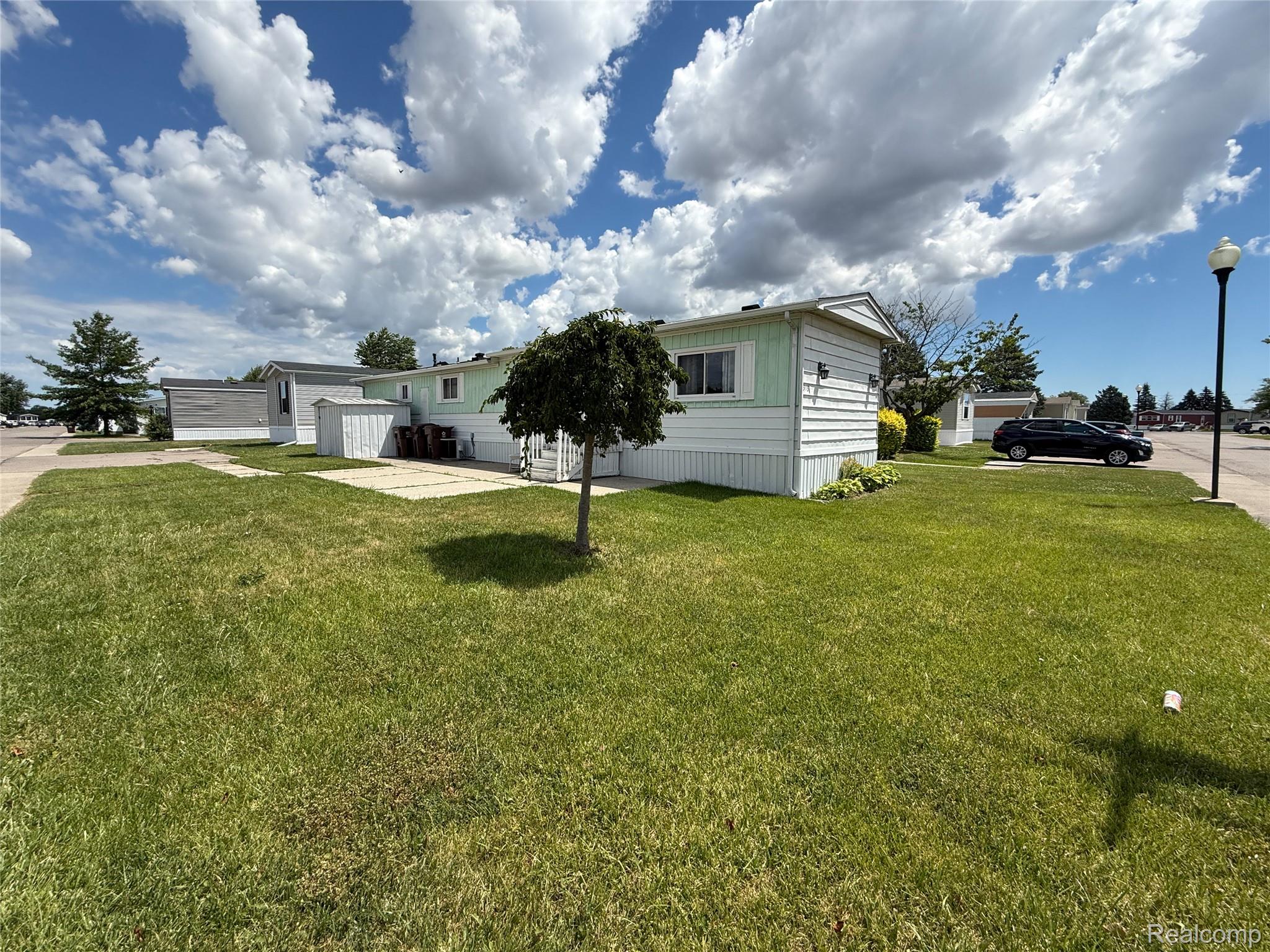 313 Huntington 11 Property Photo 1