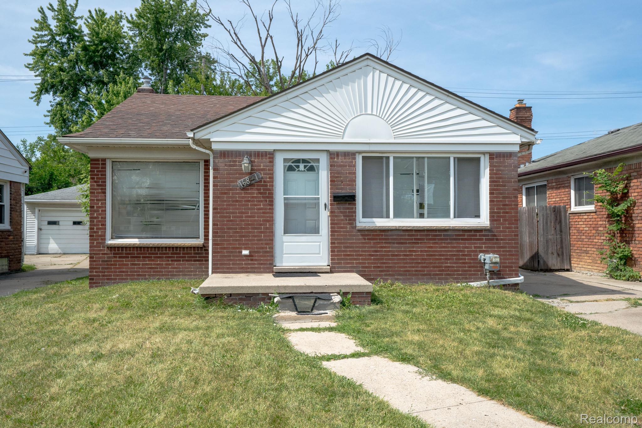 16821 E 8 Mile Road Property Photo 2
