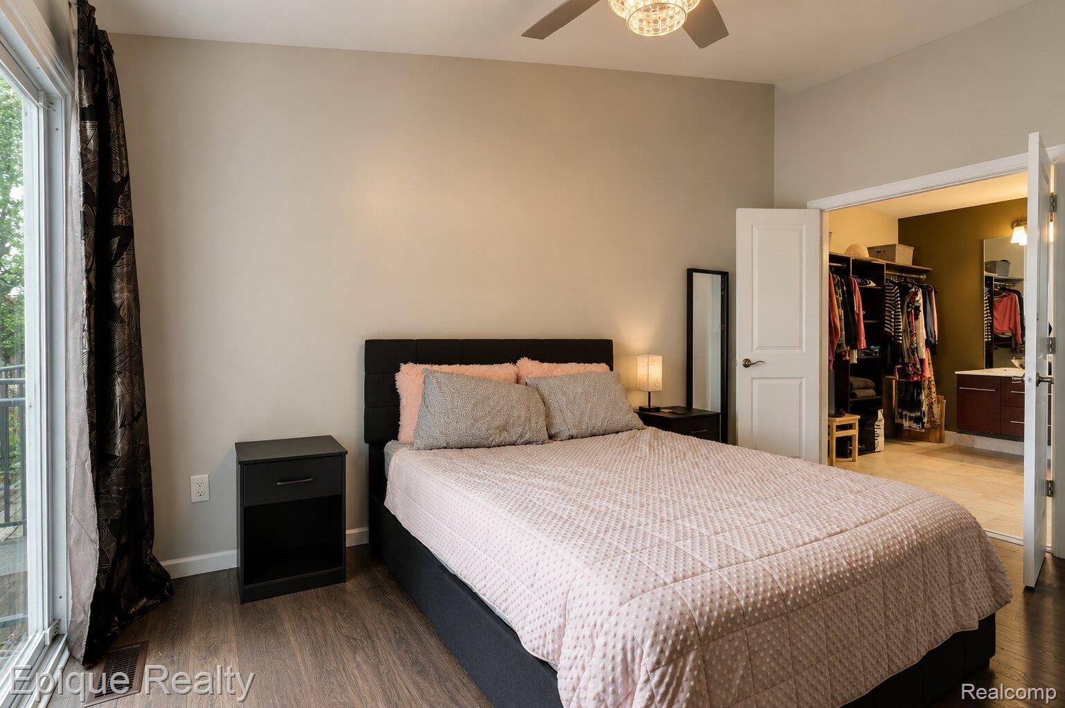 37525 Charter Oaks Boulevard Property Photo 6