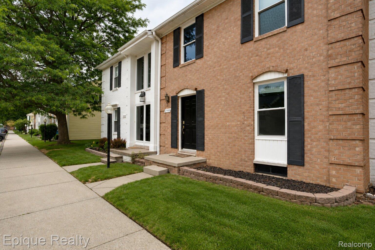 37525 Charter Oaks Boulevard Property Photo 8