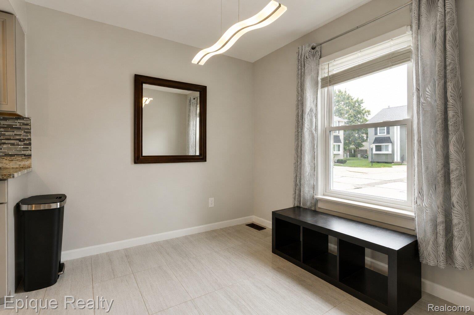 37525 Charter Oaks Boulevard Property Photo 12