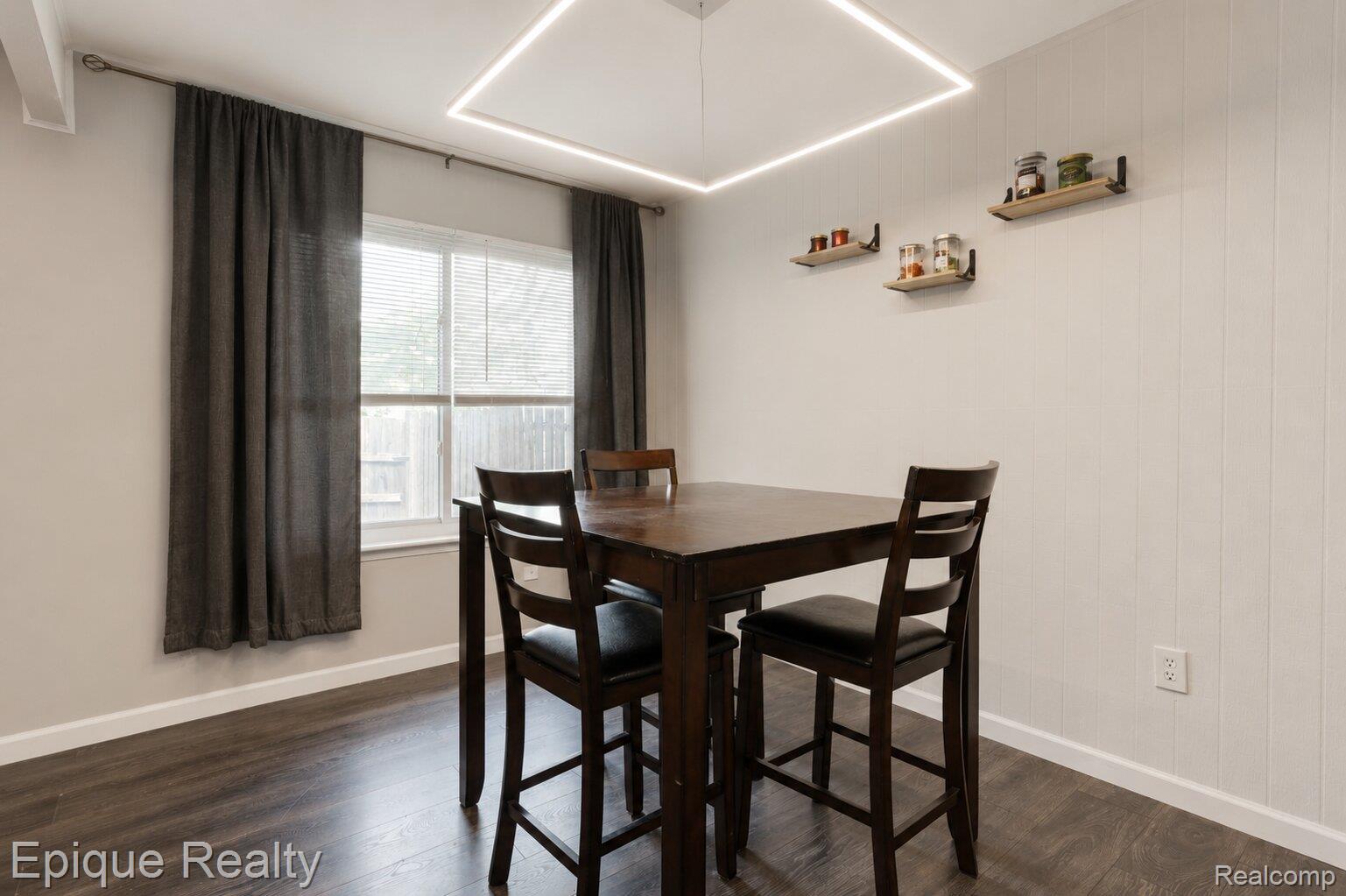 37525 Charter Oaks Boulevard Property Photo 13
