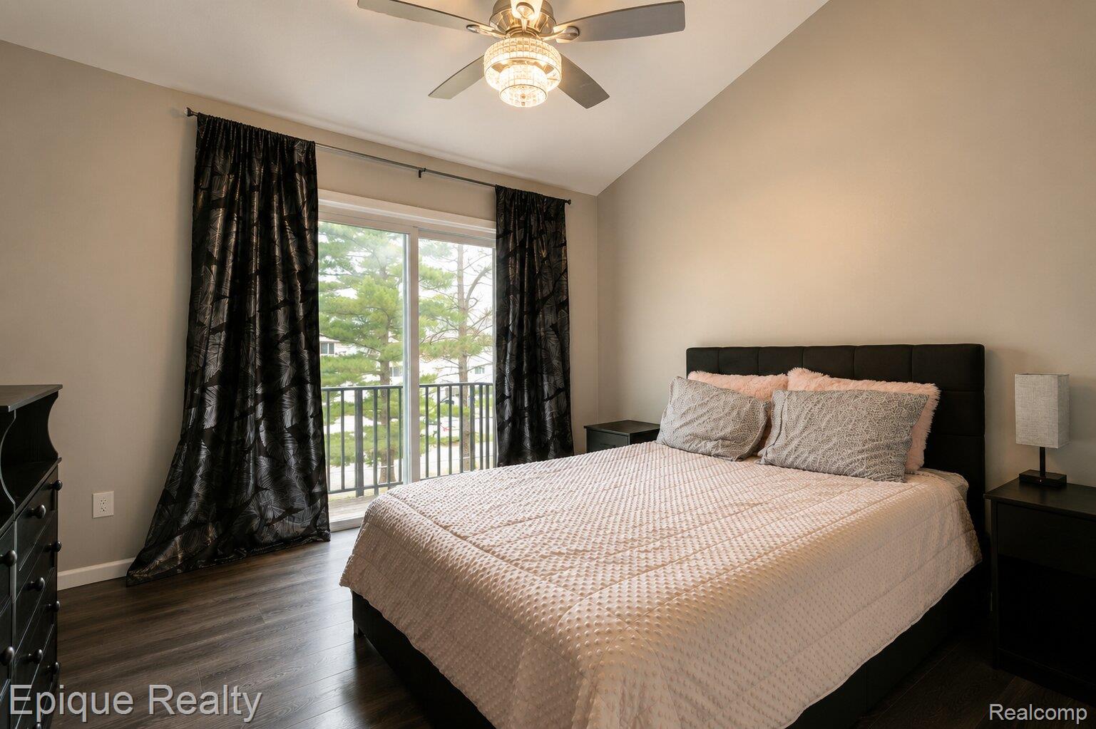 37525 Charter Oaks Boulevard Property Photo 15