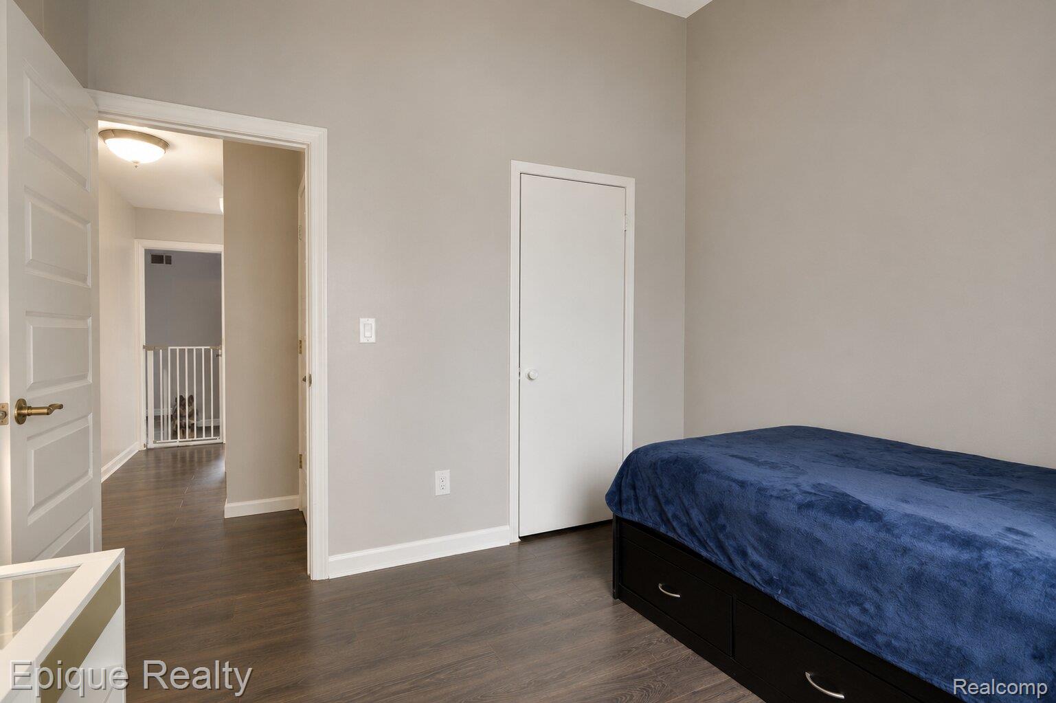 37525 Charter Oaks Boulevard Property Photo 18