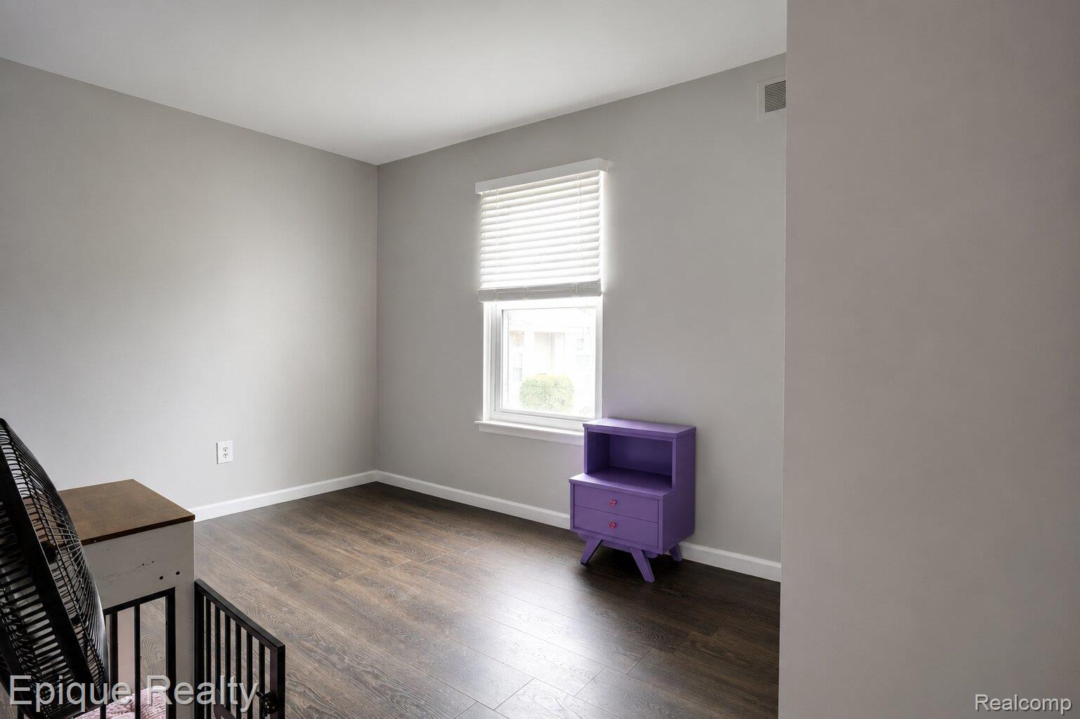 37525 Charter Oaks Boulevard Property Photo 20