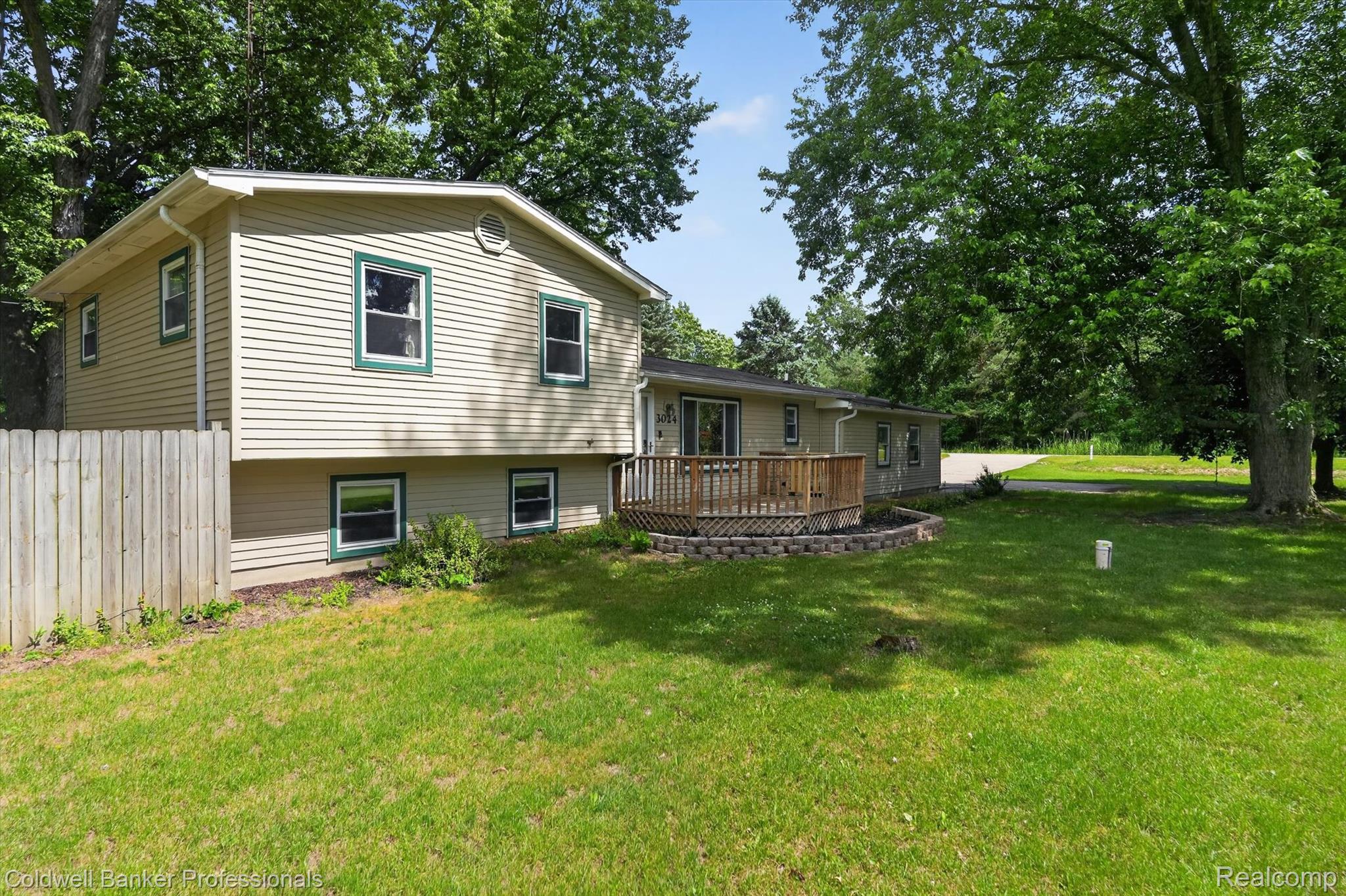 3024 Harold Drive Property Photo 2